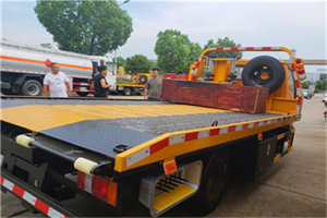 颍东附近拖车电话号码服务